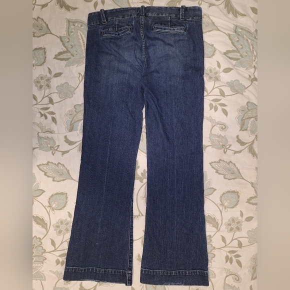 A Pair of Abercrombie and Fitch ladies flare leg jeans in a size 6S. Waist 16.5 - Picture 6 of 9